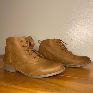 Brown Steve Madden boots. “Rubin”
